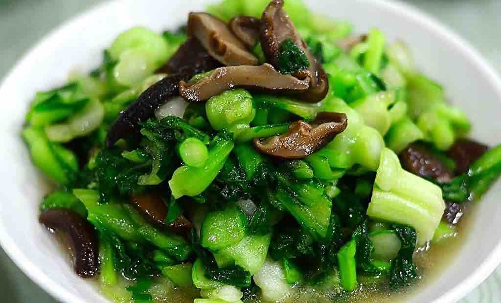 A Vegan Dish Less Than 5 Minute: Bok Choy And Mushroom Stir Fry