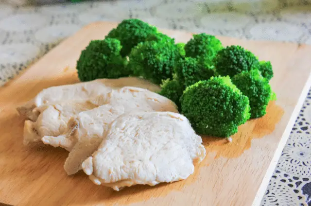 Chichen and Steamed Broccoli